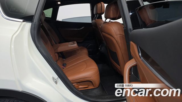 Maserati Levante 3.0 AWD 2020 — фото 12