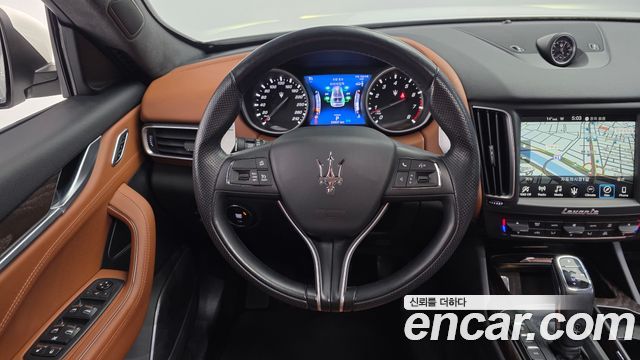Maserati Levante 3.0 AWD 2020 — фото 13