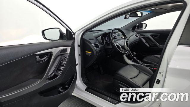 Hyundai Avante 1.6 GDi Modern Standard 2014 — фото 10