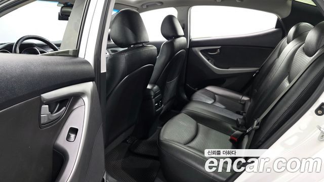 Hyundai Avante 1.6 GDi Modern Standard 2014 — фото 11