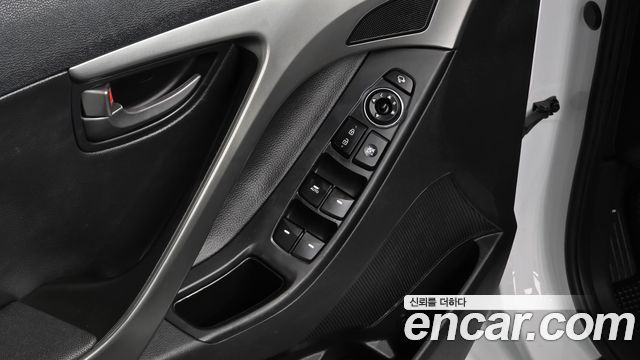 Hyundai Avante 1.6 GDi Modern Standard 2014 — фото 16
