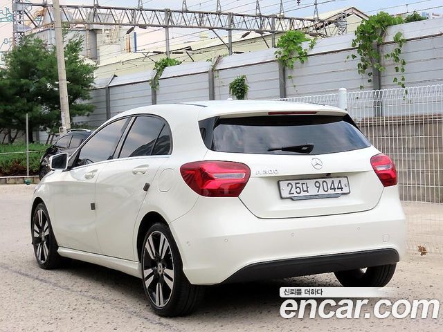 Mercedes-Benz A-Class (W176) A200 2018 — фото 3
