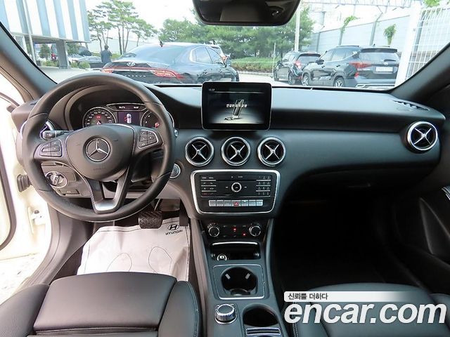 Mercedes-Benz A-Class (W176) A200 2018 — фото 7