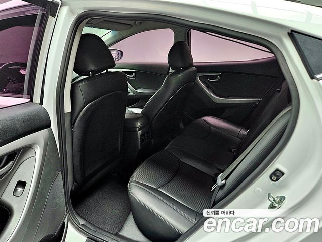 Hyundai Avante 1.6 GDi Smart Standard 2016 — фото 18