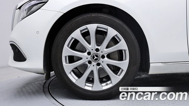 Mercedes-Benz E-Class (W213) E300 Exclusive 2017 — фото 22