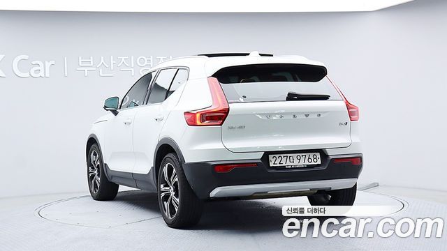 Volvo XC40 B4 Inscription 2021 — фото 3