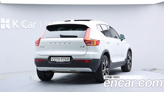 Volvo XC40 B4 Inscription 2021 — фото 4