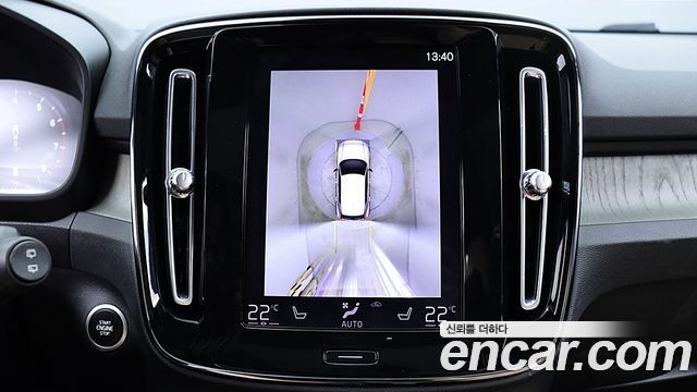 Volvo XC40 B4 Inscription 2021 — фото 15