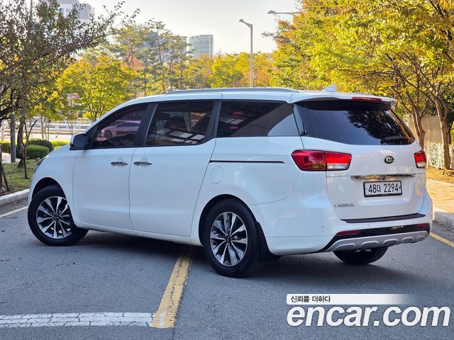 Kia Carnival 9-seater Luxury 2015 — фото 23