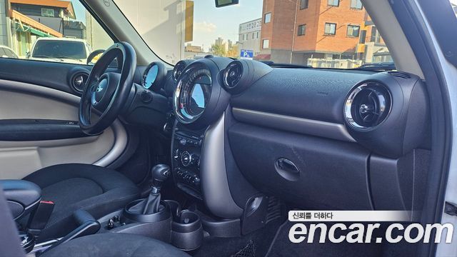 MINI Cooper D Countryman Standard 1st 2015 — фото 16