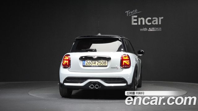 MINI Cooper S Classic Launch Pack Third Generation 2022 — фото 4