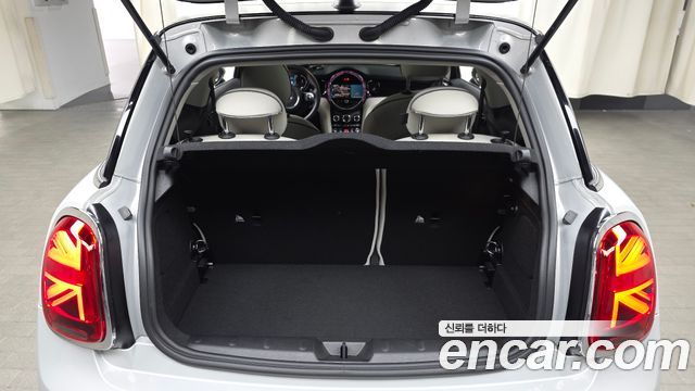 MINI Cooper S Classic Launch Pack Third Generation 2022 — фото 20