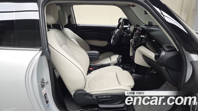 MINI Cooper S Classic Launch Pack Third Generation 2022 — фото 26
