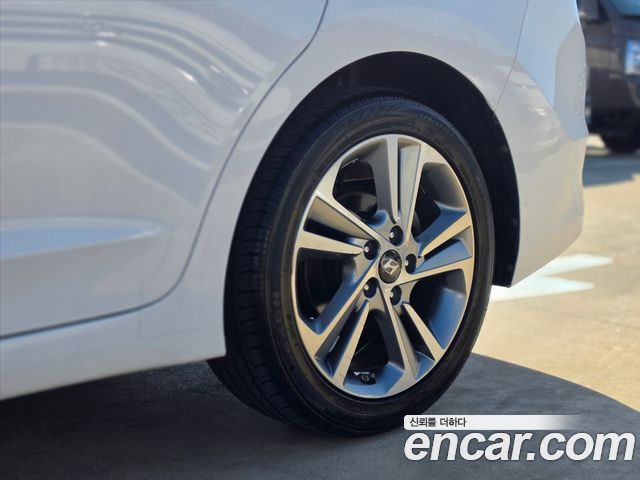 Hyundai Avante (AD) 1.6 GDI Premium 2017 — фото 6