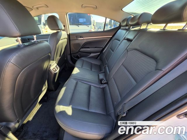 Hyundai Avante (AD) 1.6 GDI Premium 2017 — фото 15