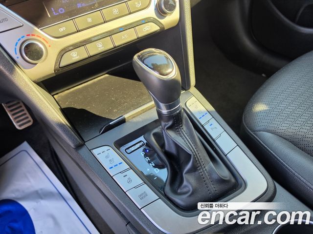 Hyundai Avante (AD) 1.6 GDI Premium 2017 — фото 23