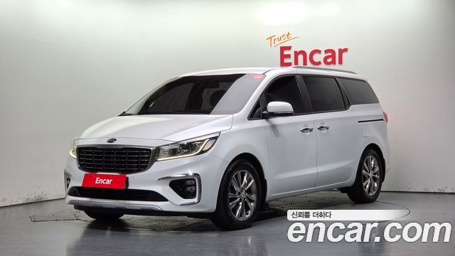 Kia Carnival 9-Seater Luxury