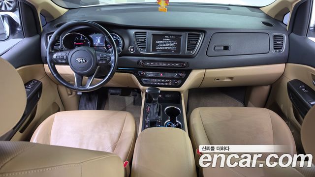 Kia Carnival 9-Seater Luxury 2019 — фото 7