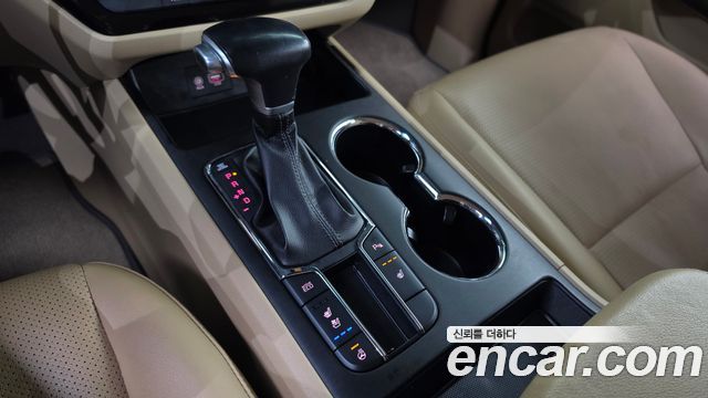 Kia Carnival 9-Seater Luxury 2019 — фото 9