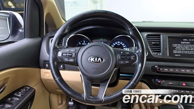 Kia Carnival 9-Seater Luxury 2019 — фото 13