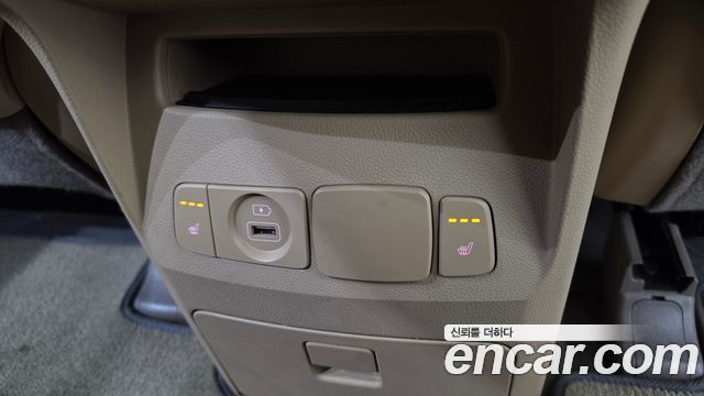 Kia Carnival 9-Seater Luxury 2019 — фото 19