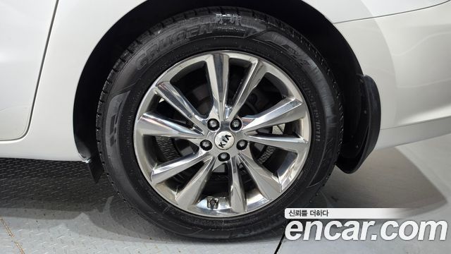 Kia Carnival 9-Seater Luxury 2019 — фото 21