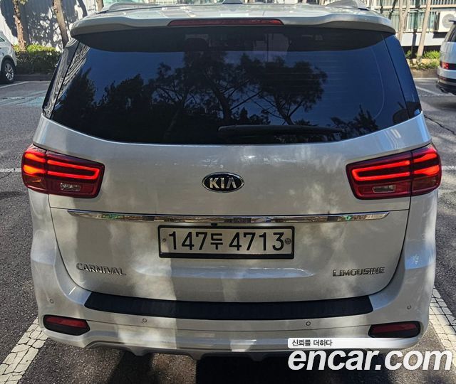 Kia Carnival 7-Seater Limousine VIP 2019 — фото 2