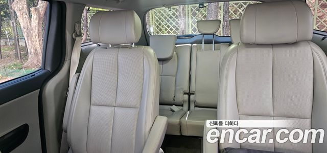 Kia Carnival 7-Seater Limousine VIP 2019 — фото 8