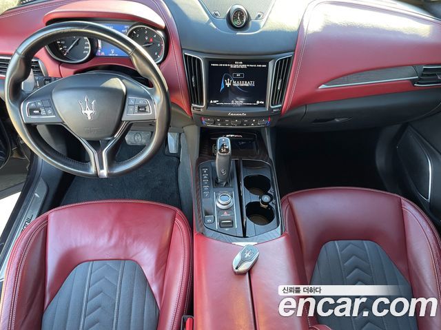Maserati Levante 3.0 Diesel AWD GranLusso 2019 — фото 7