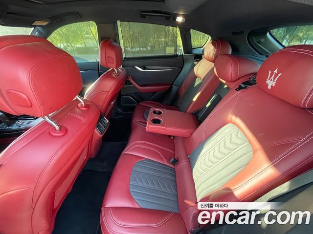 Maserati Levante 3.0 Diesel AWD GranLusso 2019 — фото 16