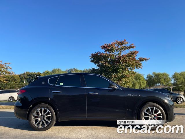 Maserati Levante 3.0 Diesel AWD GranLusso 2019 — фото 22