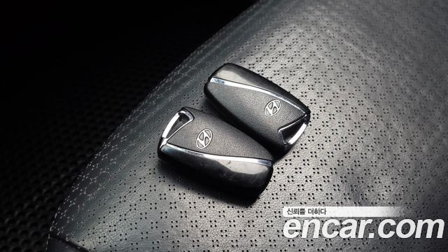 Hyundai Santa Fe (DM) Diesel(e-VGT) 2.0 2WD Premium 2013 — фото 17