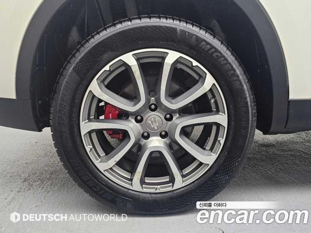 Maserati Levante 3.0 AWD 2017 — фото 5