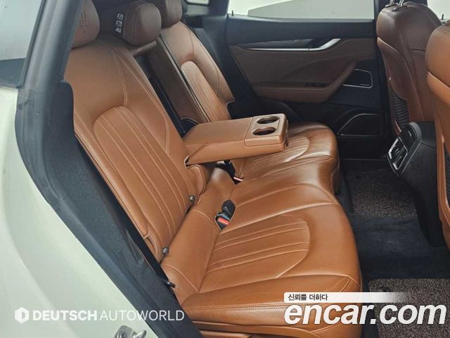 Maserati Levante 3.0 AWD 2017 — фото 16