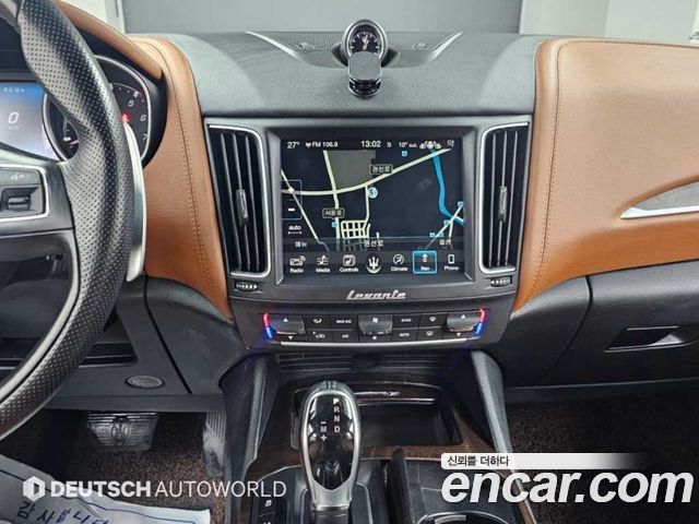 Maserati Levante 3.0 AWD 2017 — фото 18