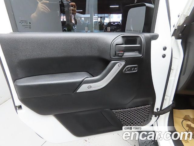 Jeep Wrangler (JK) 2.8 Diesel Sahara 4Door 2014 — фото 17