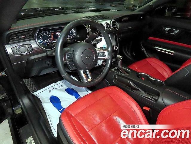 Ford Mustang Coupe 2018 — фото 10