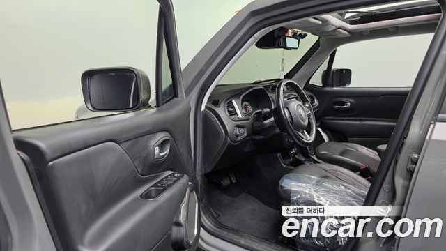 Jeep Renegade 2.4 Limited 2019 — фото 10