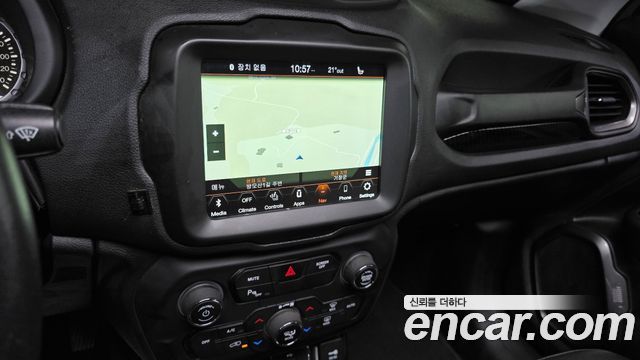 Jeep Renegade 2.4 Limited 2019 — фото 15