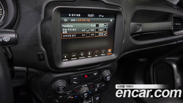 Jeep Renegade 2.4 Limited 2019 — фото 18