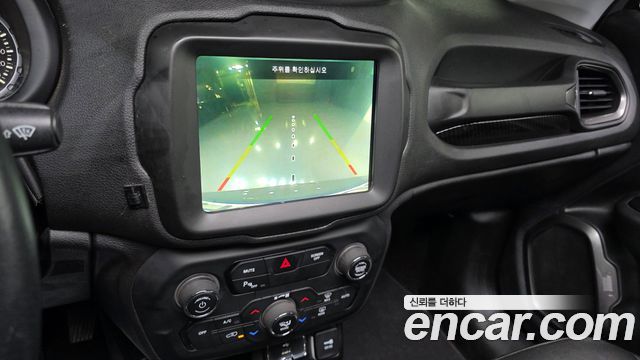 Jeep Renegade 2.4 Limited 2019 — фото 19