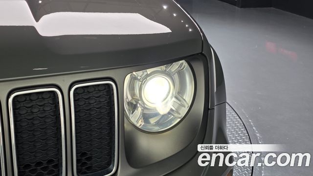 Jeep Renegade 2.4 Limited 2019 — фото 22