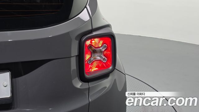 Jeep Renegade 2.4 Limited 2019 — фото 23