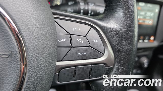 Jeep Renegade 2.4 Limited 2019 — фото 27