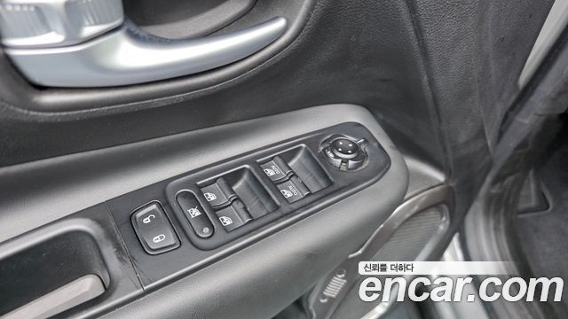 Jeep Renegade 2.4 Limited 2019 — фото 28