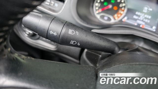 Jeep Renegade 2.4 Limited 2019 — фото 30