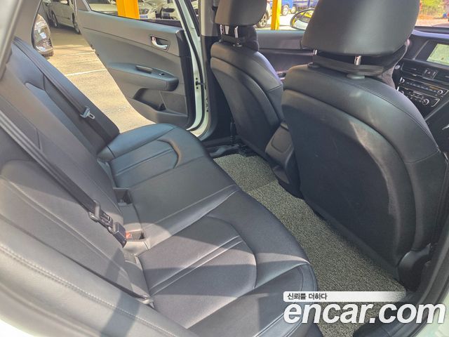 Kia K5 (II) LPI MX Prestige 2017 — фото 10