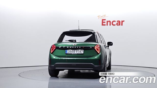 MINI Cooper S (IV) 5 Door Favoured 2025 — фото 4