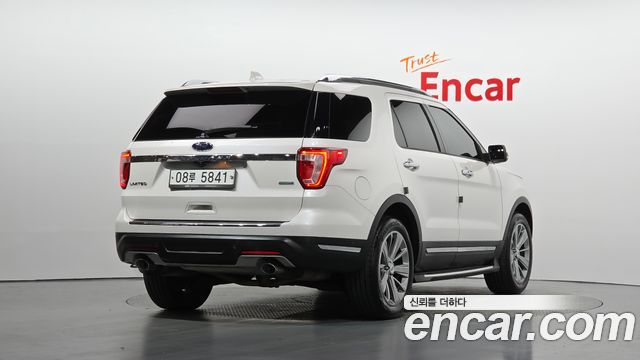 Ford Explorer 2.3 Limited 4WD 5th 2018 — фото 2