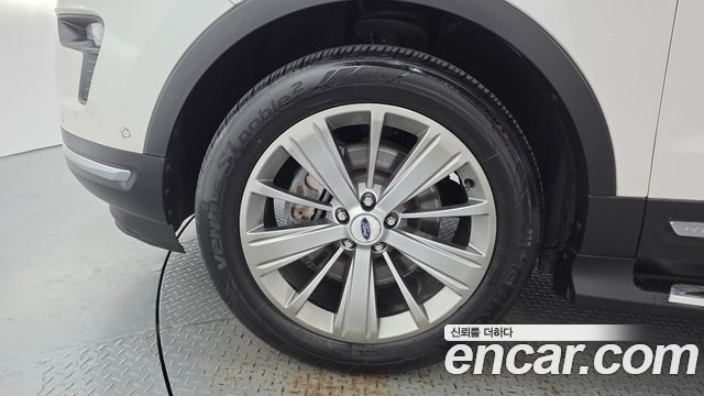 Ford Explorer 2.3 Limited 4WD 5th 2018 — фото 5